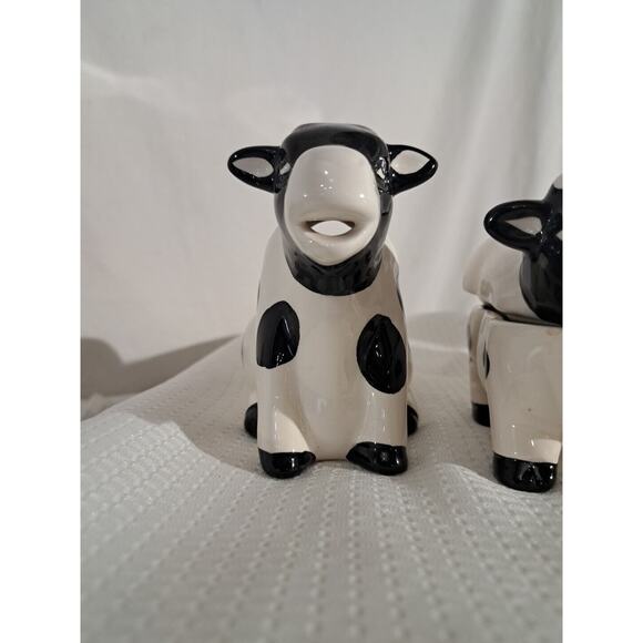 UNIQUE Ceramic Modern Farmhouse Holstein Cow Sugar Bowl with Lid & Creamer Set - Picture 4 of 8